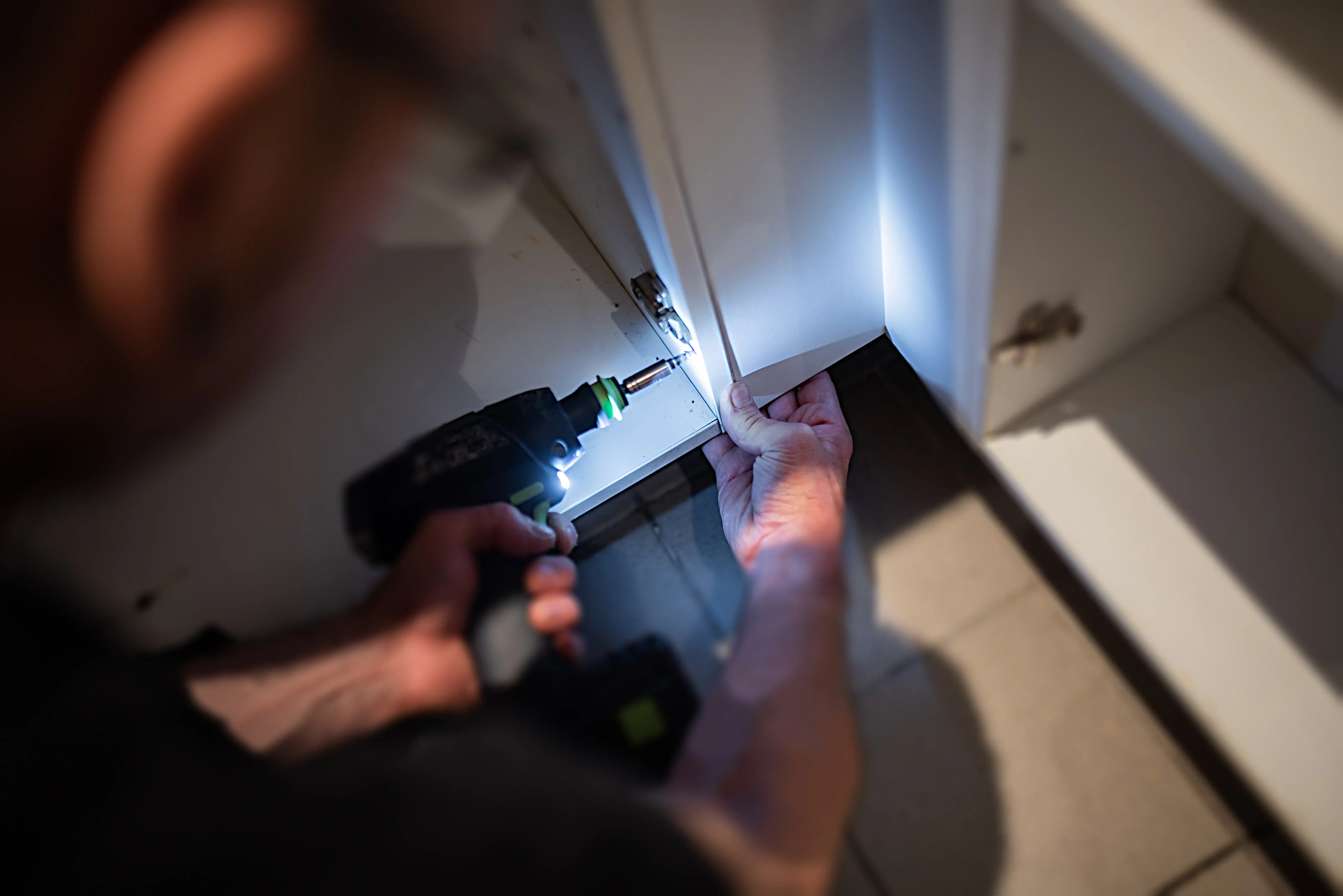 2020_Handwerk_Küchen-Montage_Einbau_Unterschrank